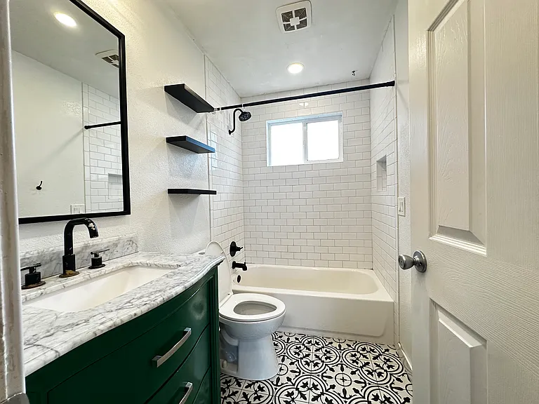 5052 S Jedediah Dr — Photo 2