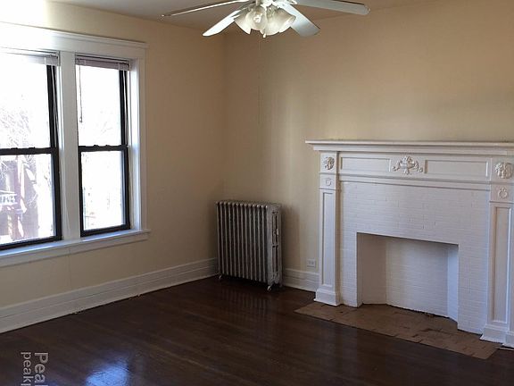 2nd image of 457 W Belmont Ave