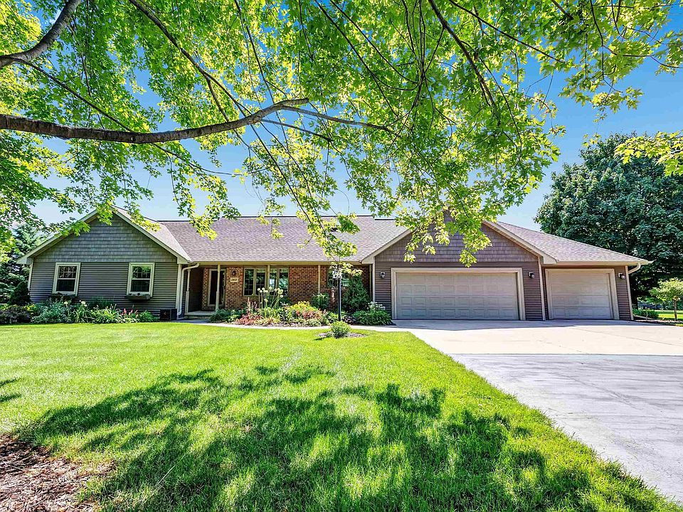 2802 Scotch Pine Trl, Green Bay, WI 54313 | MLS #50293759 | Zillow