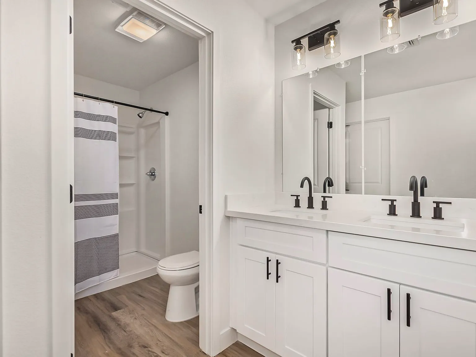 4 bed, 3.0 bath, 2200 sqft, $905 — Photo 3