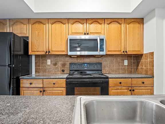 3rd image of 6252 Highland Court #6252