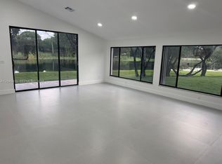 2360 Dover, Weston, FL 33326