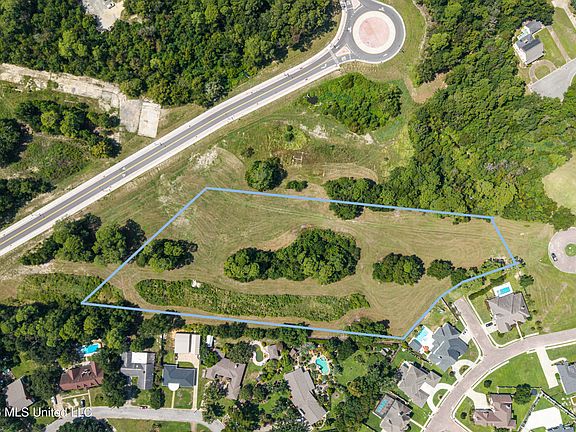 4th image of Goose Pointe Blvd