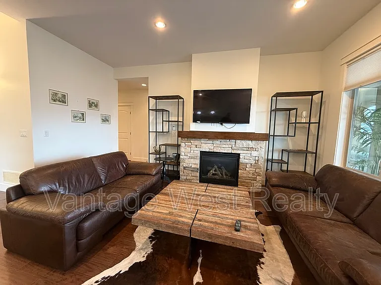 1588 Marina Way — Photo 30
