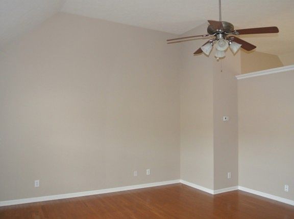 3rd image of 1224 Viewmont Dr