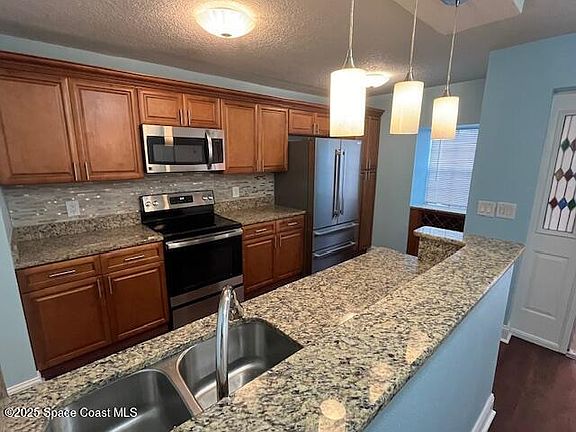5th image of 2107 Hidden Grove Ln APT 35A