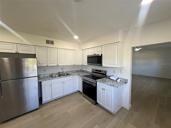 5th image of 23476 HARPER AVENUE