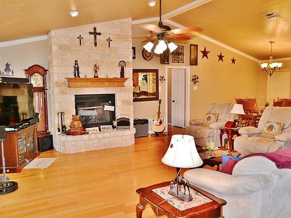 5th image of 784 Remington Cir