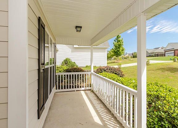 5th image of 886 Tyler Woods Dr