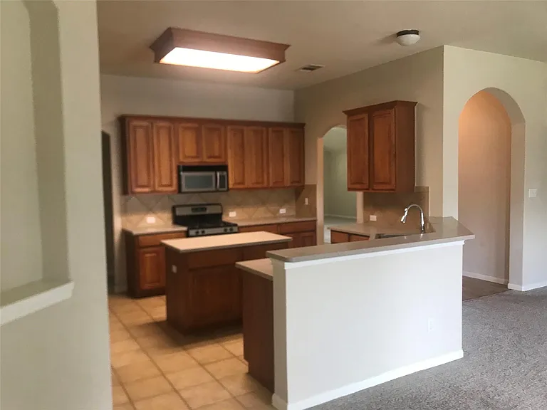 913 Rochester Castle Way — Photo 9