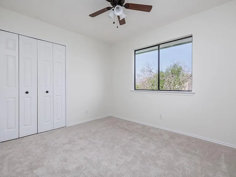 1805 White Oak Cv — Photo 19