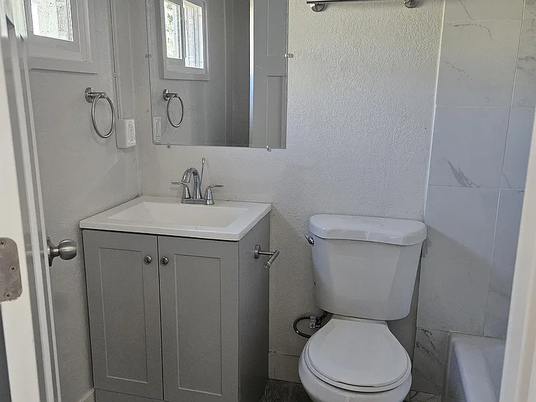 1180 S Cove View Rd — Photo 5