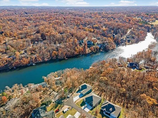 24 Brittany Ln — Photo 27