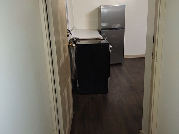 5th image of 213 S Jefferson St #215-3