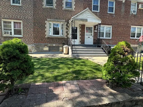 6318 Edmund St, Philadelphia, PA 19135