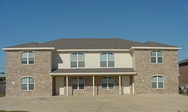 2 bed, 2.5 bath, 1301 sqft, $925 — Photo 1
