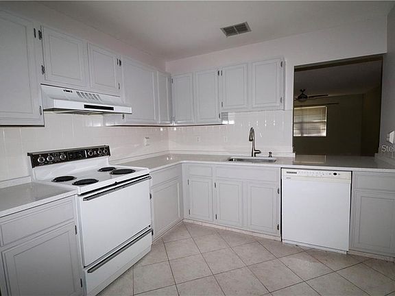 5th image of 2937 Yucca Ct