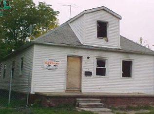 17255 Mitchell St, Hamtramck, MI 48212