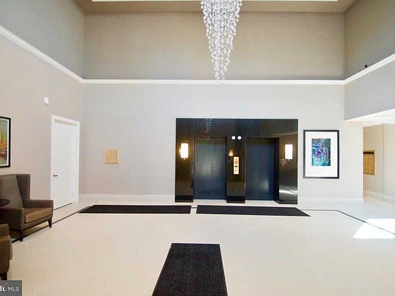 3rd image of 1645 International Dr Unit 207
