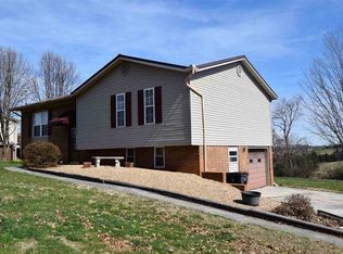 3680 Halifax Cir, Morristown, TN 37813