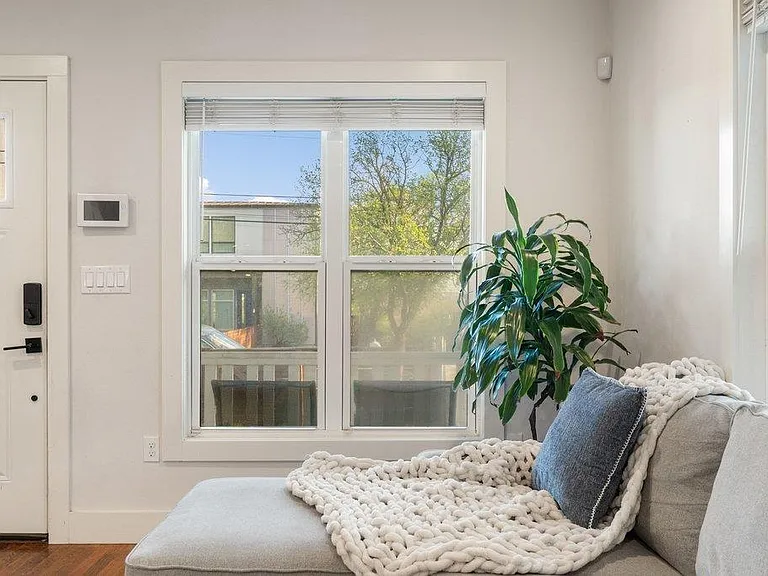 2702 Crest Ave #1 — Photo 8