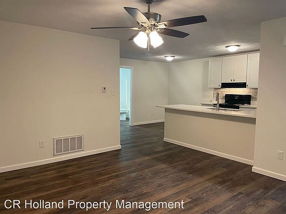 2nd image of 220 Savannah Noel St #11820175
