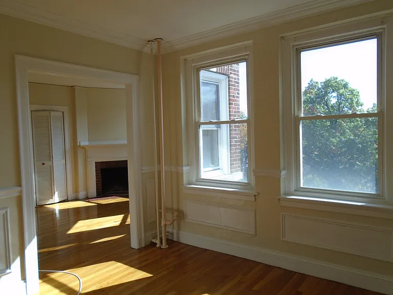 Craigie Cir — Photo 10