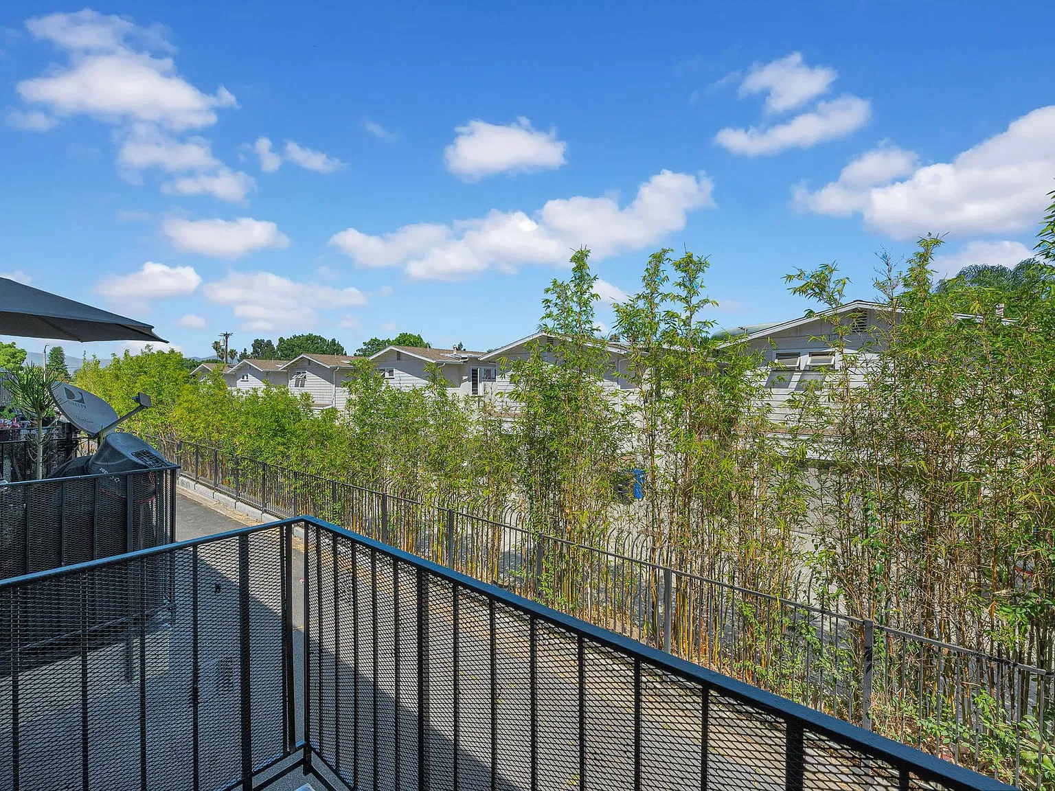 311 W Lohart Ave — Photo 1