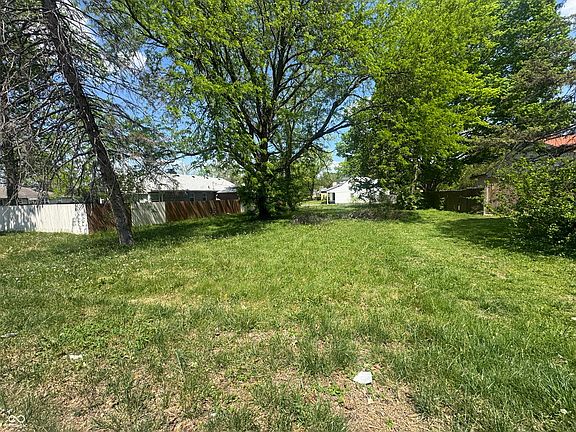 4th image of 3922 E 38th St