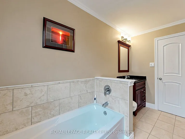 2328 Yolanda Dr — Photo 13