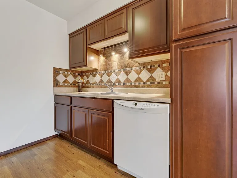 26070 N Lake Dr — Photo 25