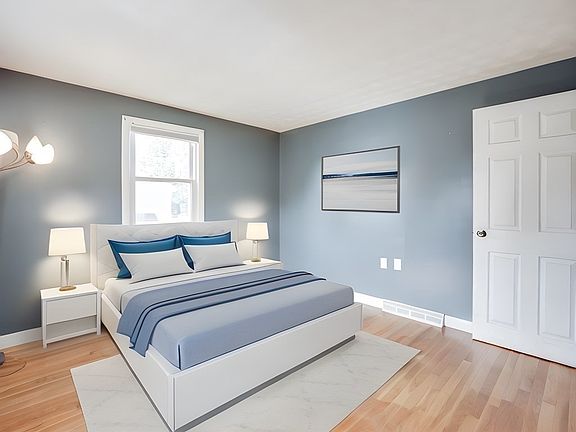 4th image of 18 Gaywood Cir