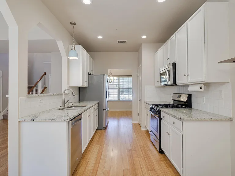 5709 Pecanwood Ln — Photo 9