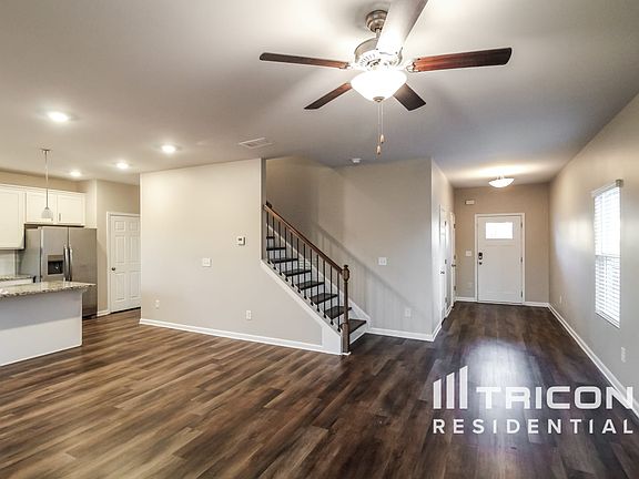 3rd image of 2847 McKenzie Dr