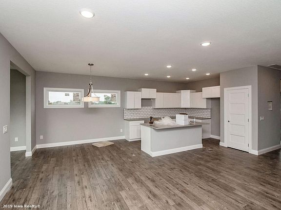 4th image of 9428 Primo Ln