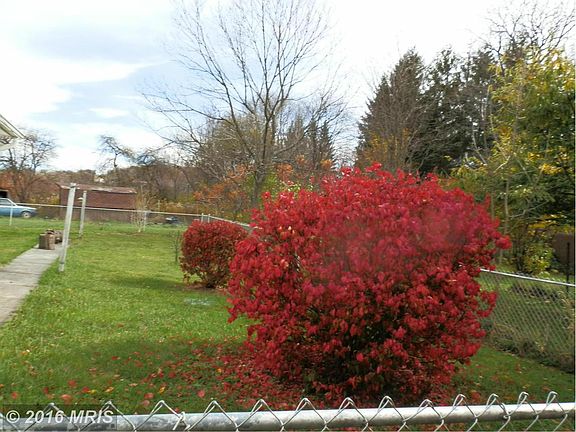 3rd image of 18657 Cherry Ln SW