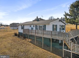 101 Carvers Way, Falling Waters, WV 25419