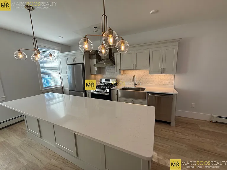 55 W Eagle St #2 — Photo 7
