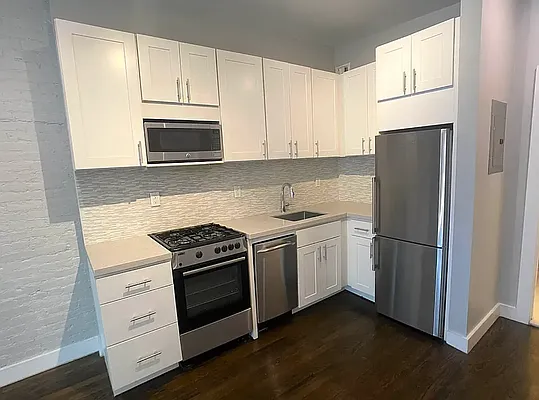 Rented by Tourma Realty LLC | media 23