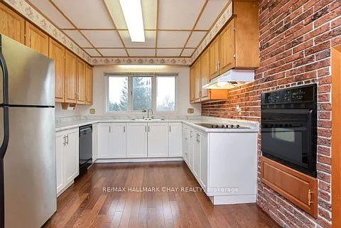 18 Elm St #B — Photo 3