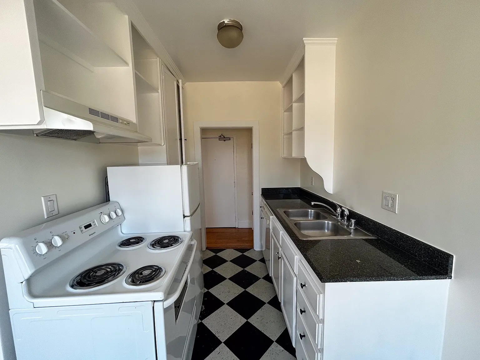 Normandie Hollywood, LLC — Photo 3