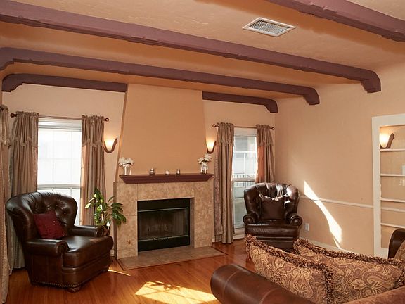 4th image of 2041 W 84th Pl