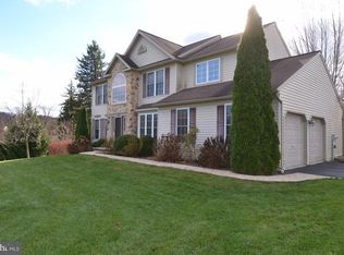 41 Hillbrook Dr, Honey Brook, PA 19344