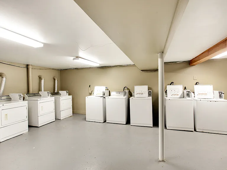 Saratoga Garden Apartments — Photo 10
