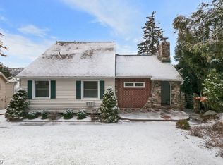 22 E Shore Trl, Sparta, NJ 07871