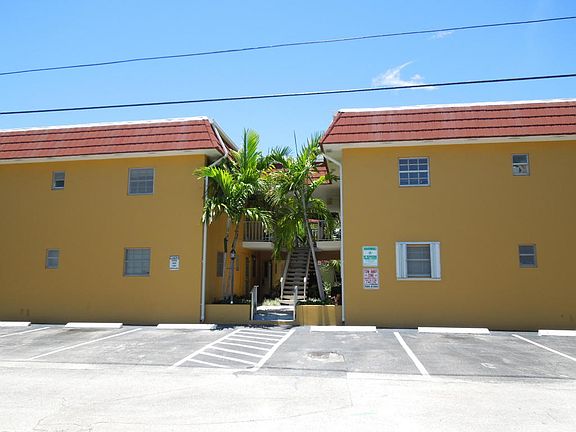 2nd image of 211 Lake Ave APT 2