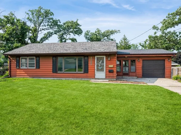 1268 Center St NE, Cedar Rapids, IA 52402