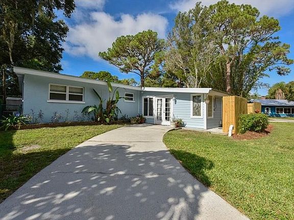 2nd image of 2622 Bryce Ln