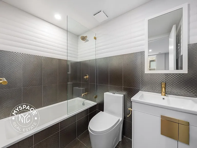 996 Carroll St #4R — Photo 4