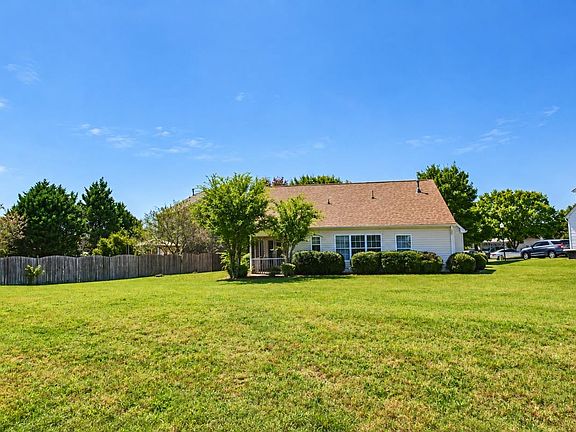 2nd image of 516 Thurston Ct